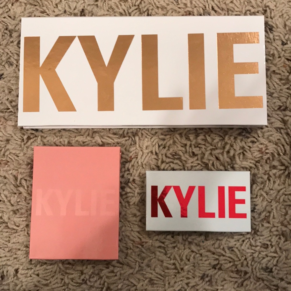 Kylie Cosmetics Eyeshadow and Highlighter Bundle